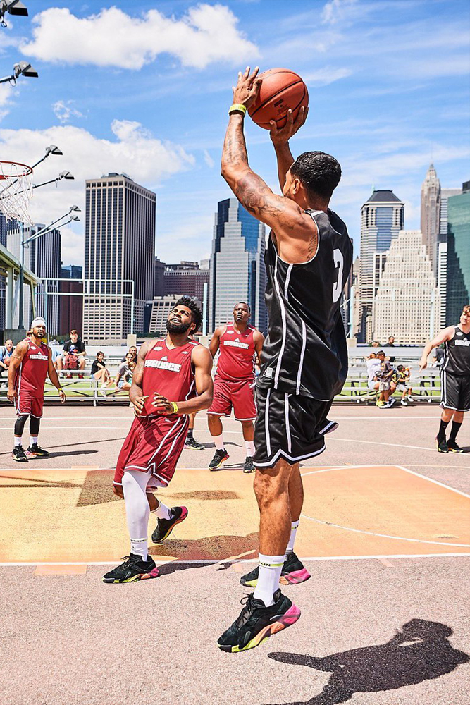 Basketbollskor och matchställ för basketboll Обувки и екипи за баскетбол