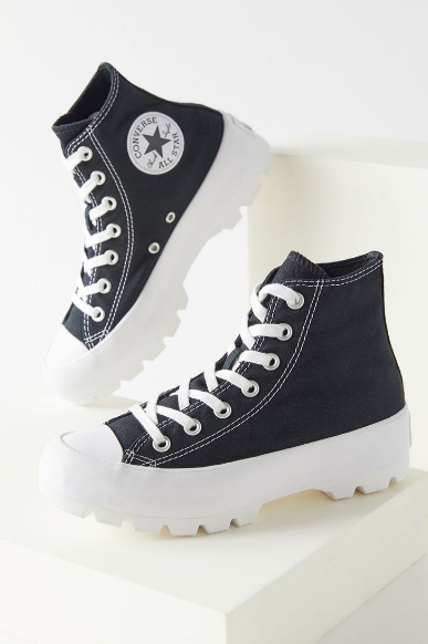 Färgglada höga damsneakers från modora.se