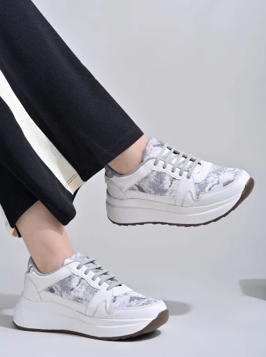 Eleganta höga damsneakers från modora.se